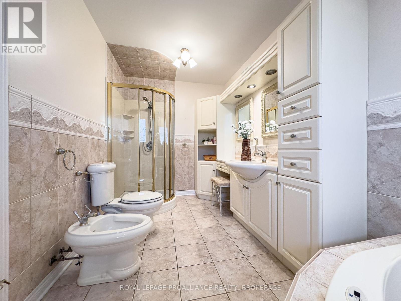 4734 Lakeside Lane, Loyalist, Ontario  K0H 1G0 - Photo 25 - X12126500