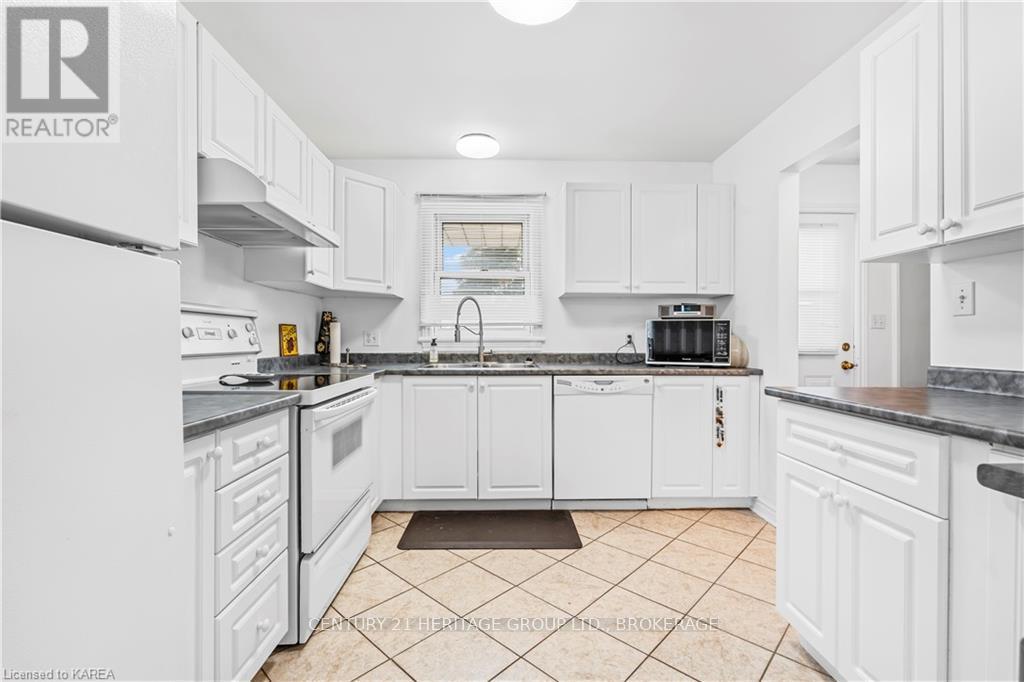 303 Conacher Drive, Kingston, Ontario  K7K 7J6 - Photo 13 - X12127522