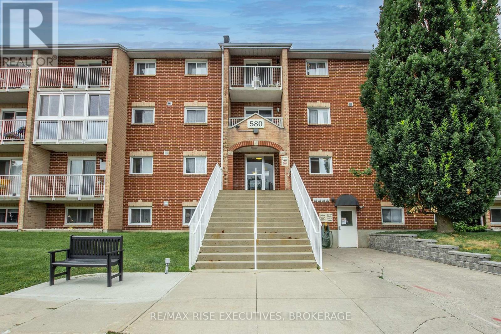 317 - 580 Armstrong Road, Kingston, Ontario  K7M 8M3 - Photo 3 - X12128461
