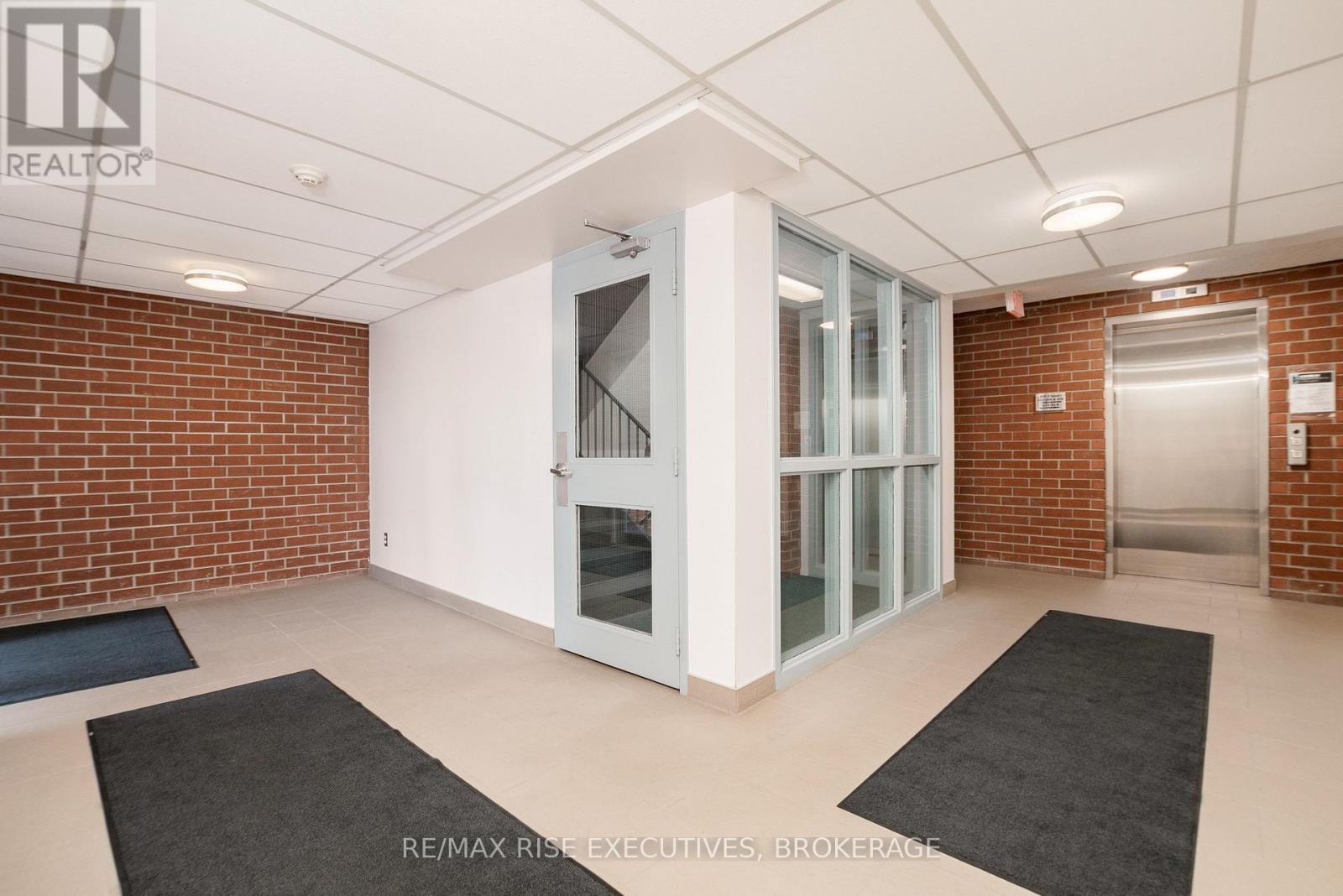 317 - 580 Armstrong Road, Kingston, Ontario  K7M 8M3 - Photo 8 - X12128461