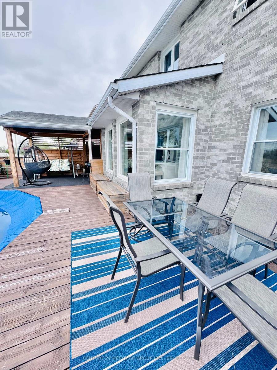 66 Angus Drive, Greater Napanee, Ontario  K7R 3W9 - Photo 7 - X12128509