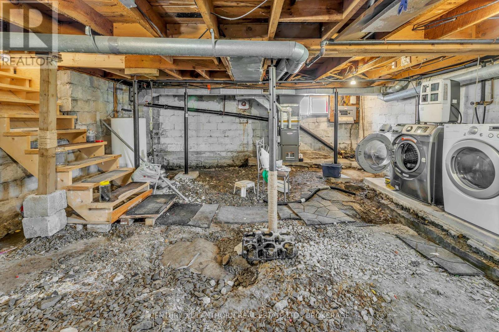 77 Portsmouth Avenue, Kingston, Ontario  K7M 1V4 - Photo 18 - X12128513