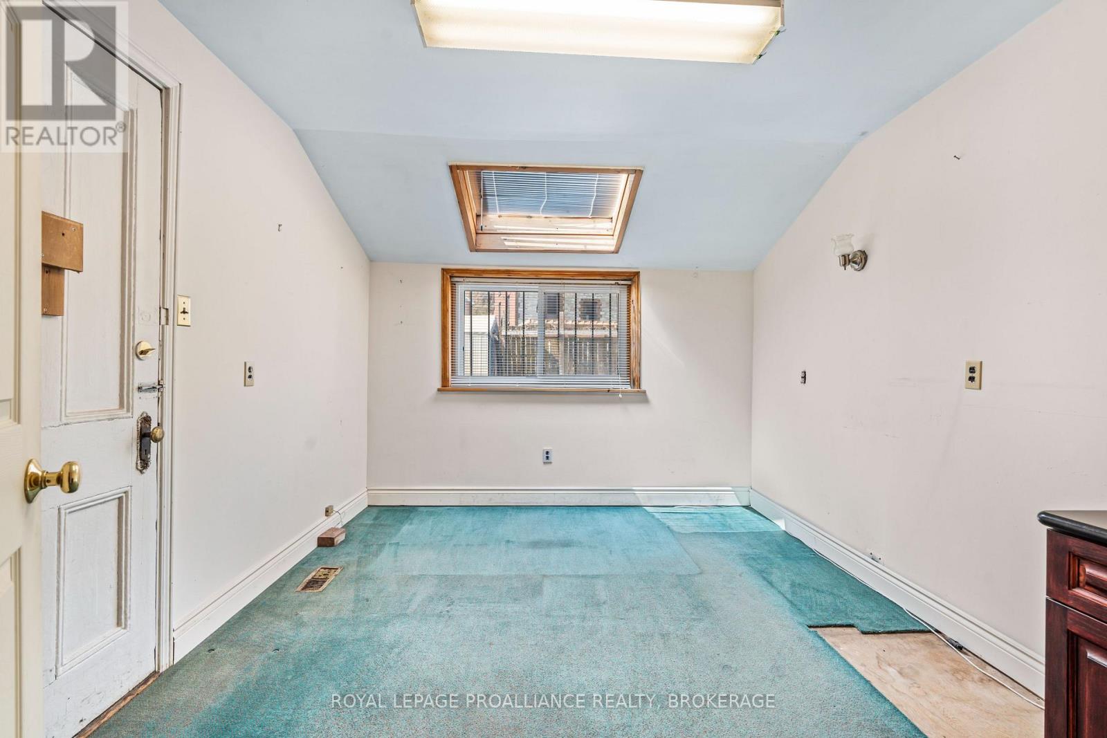 272 Wellington Street, Kingston, Ontario  K7K 2Z1 - Photo 11 - X12128535