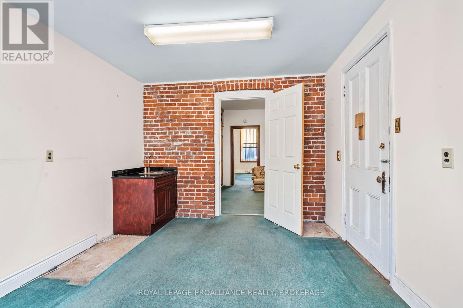 272 Wellington Street, Kingston, Ontario  K7K 2Z1 - Photo 12 - X12128535