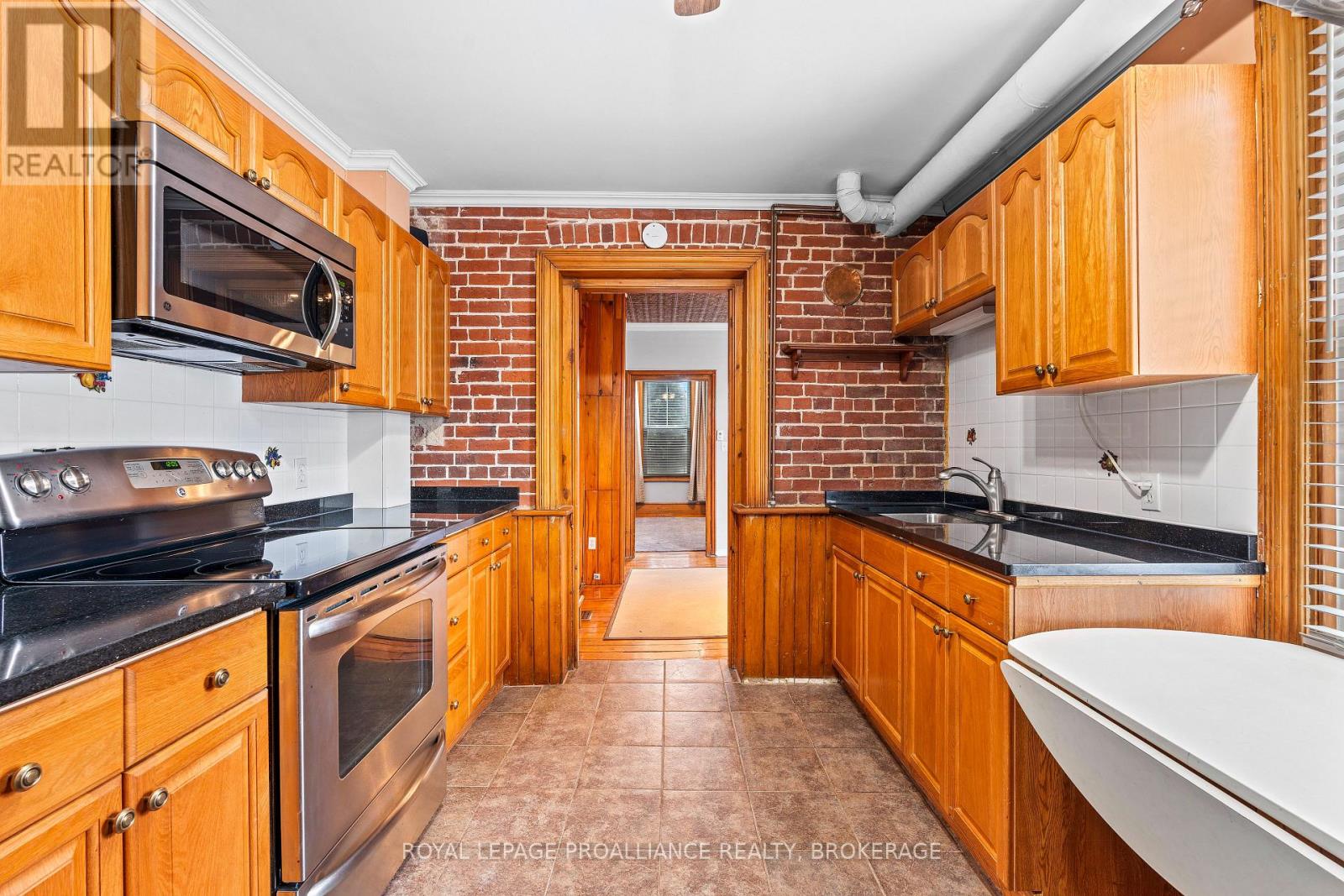 270 Wellington Street, Kingston, Ontario  K7K 2Z1 - Photo 12 - X12128559