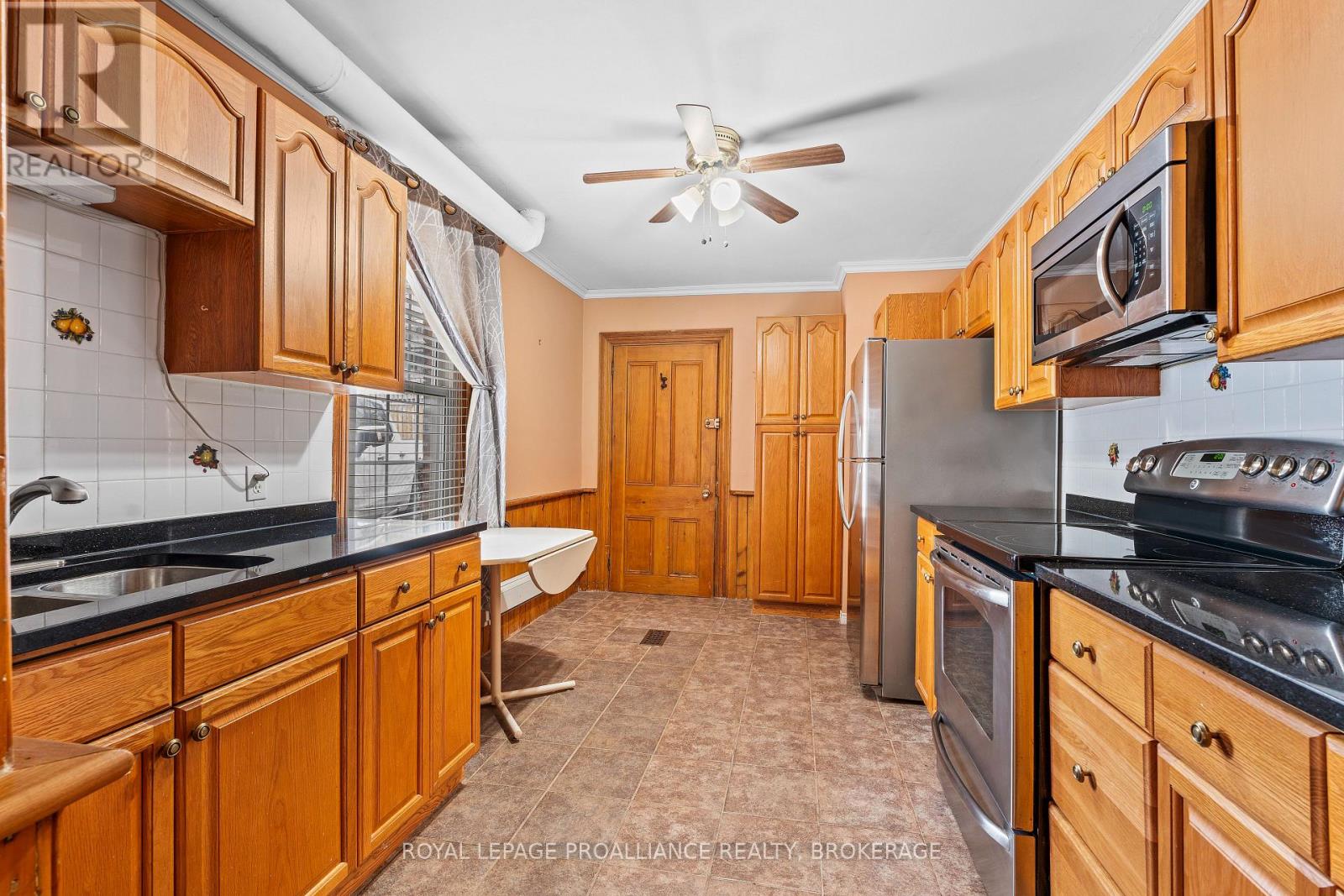 270 Wellington Street, Kingston, Ontario  K7K 2Z1 - Photo 13 - X12128559