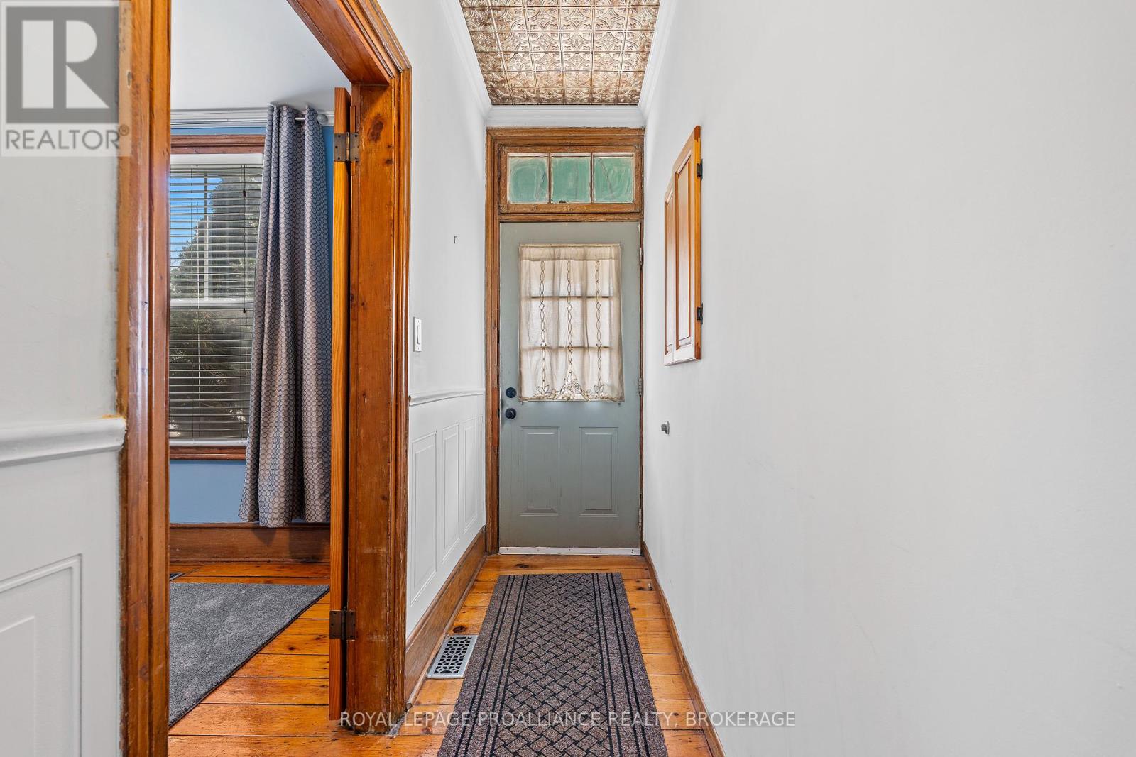 270 Wellington Street, Kingston, Ontario  K7K 2Z1 - Photo 3 - X12128559