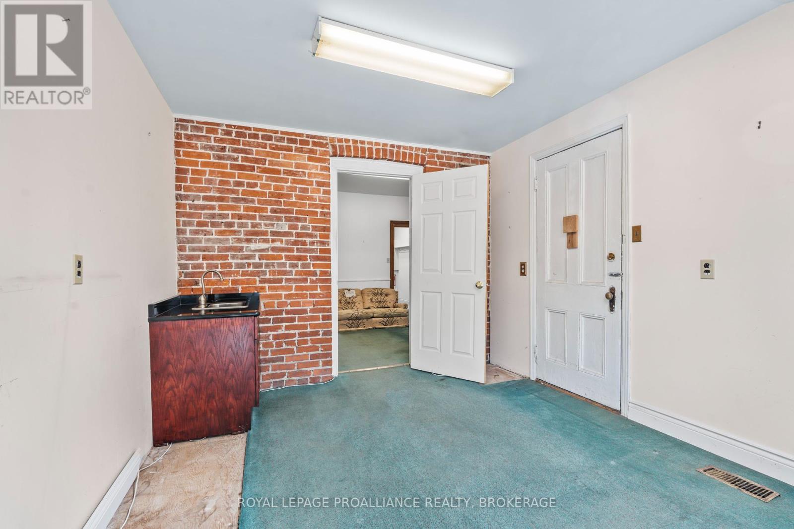 272 Wellington Street, Kingston, Ontario  K7K 2Z1 - Photo 11 - X12128561