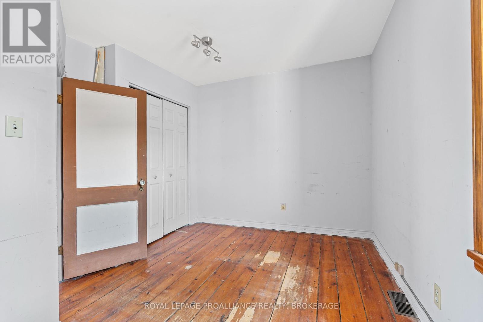 272 Wellington Street, Kingston, Ontario  K7K 2Z1 - Photo 16 - X12128561