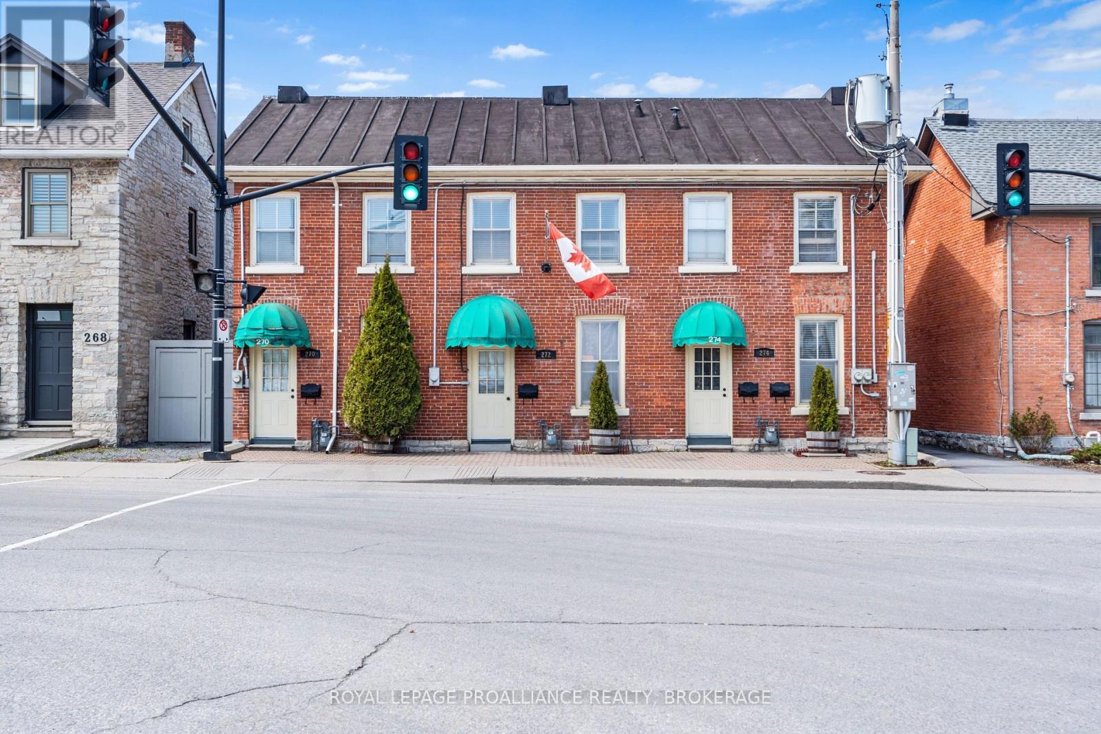 272 Wellington Street, Kingston, Ontario  K7K 2Z1 - Photo 2 - X12128561
