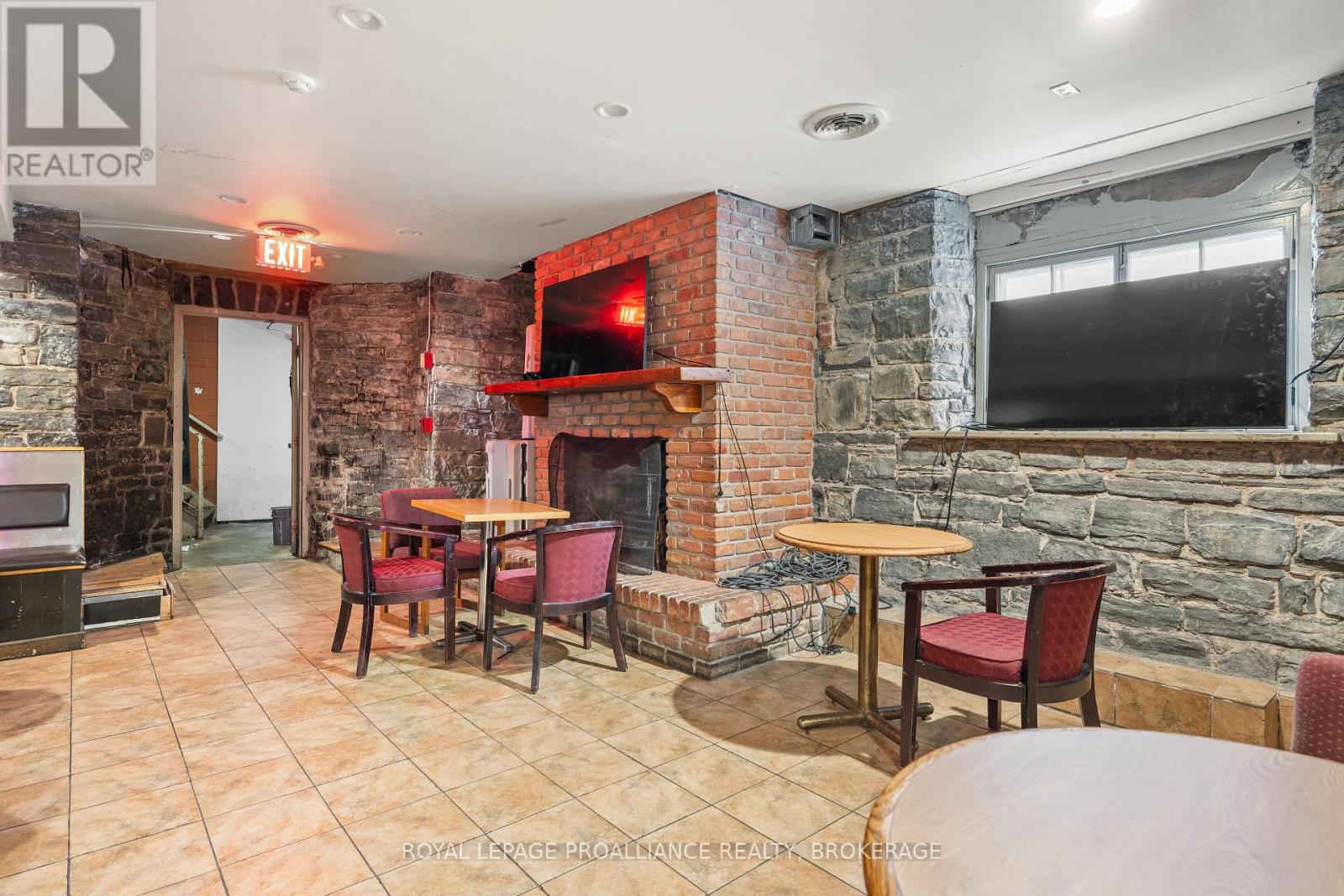 506 Princess Street, Kingston, Ontario K7L 1C5 - Photo 22 - X12129597