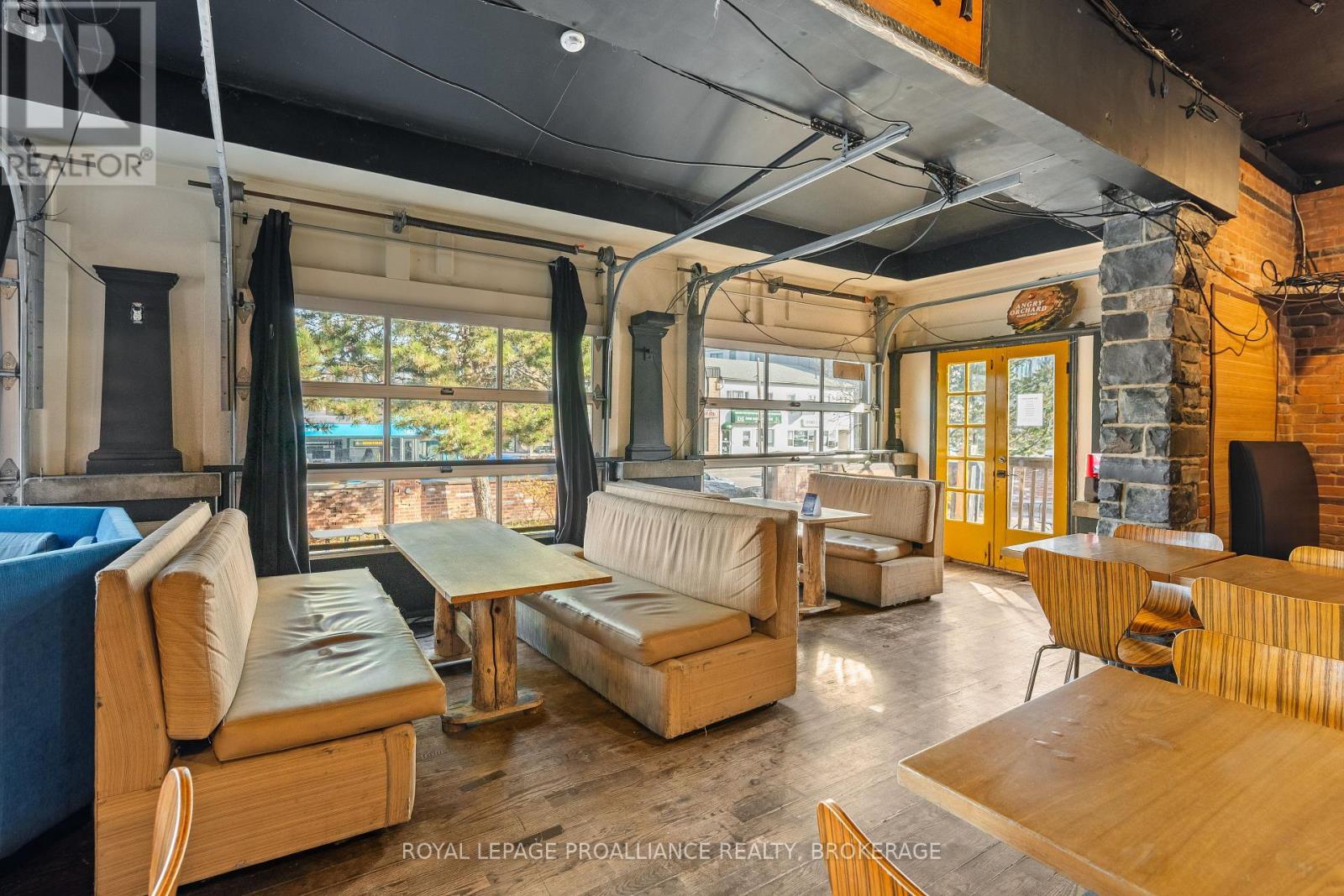 506 Princess Street, Kingston, Ontario K7L 1C5 - Photo 34 - X12129597