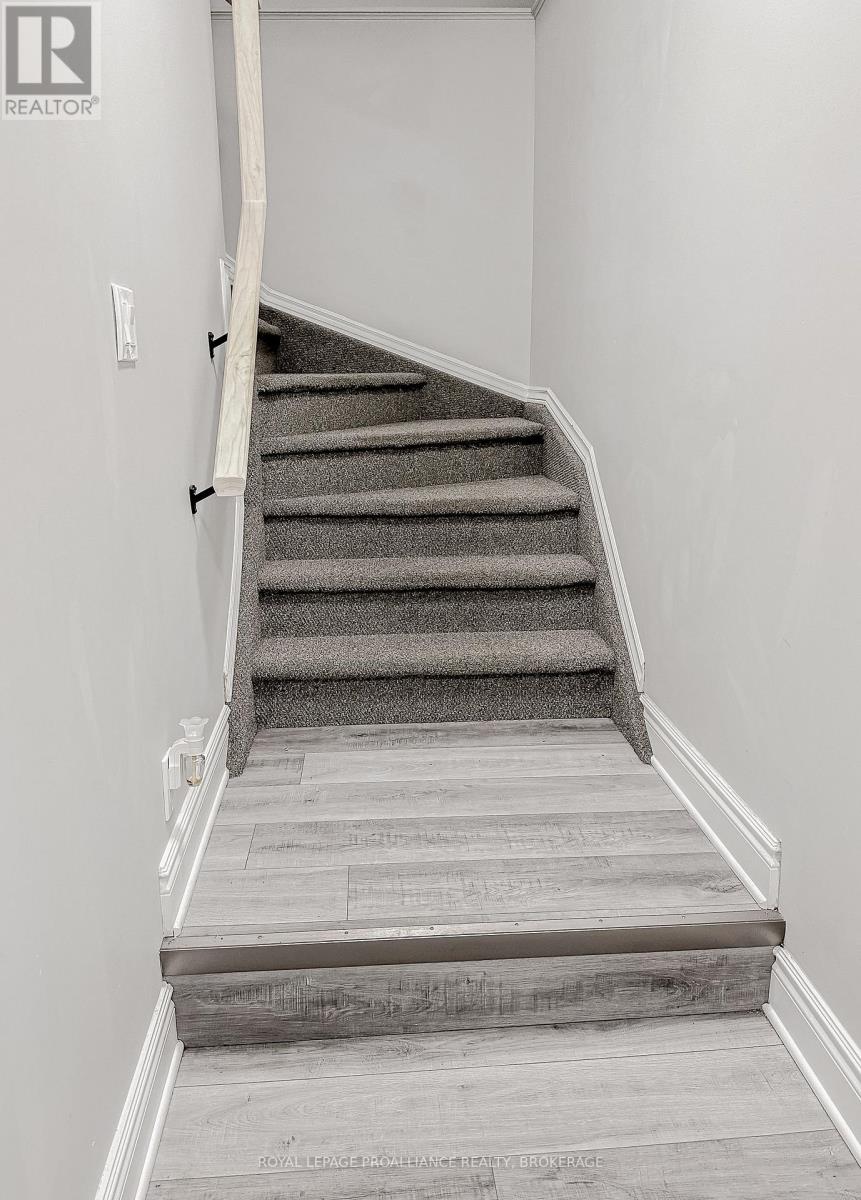 39 Ellerbeck Street, Kingston, Ontario  K7L 4H5 - Photo 10 - X12129847