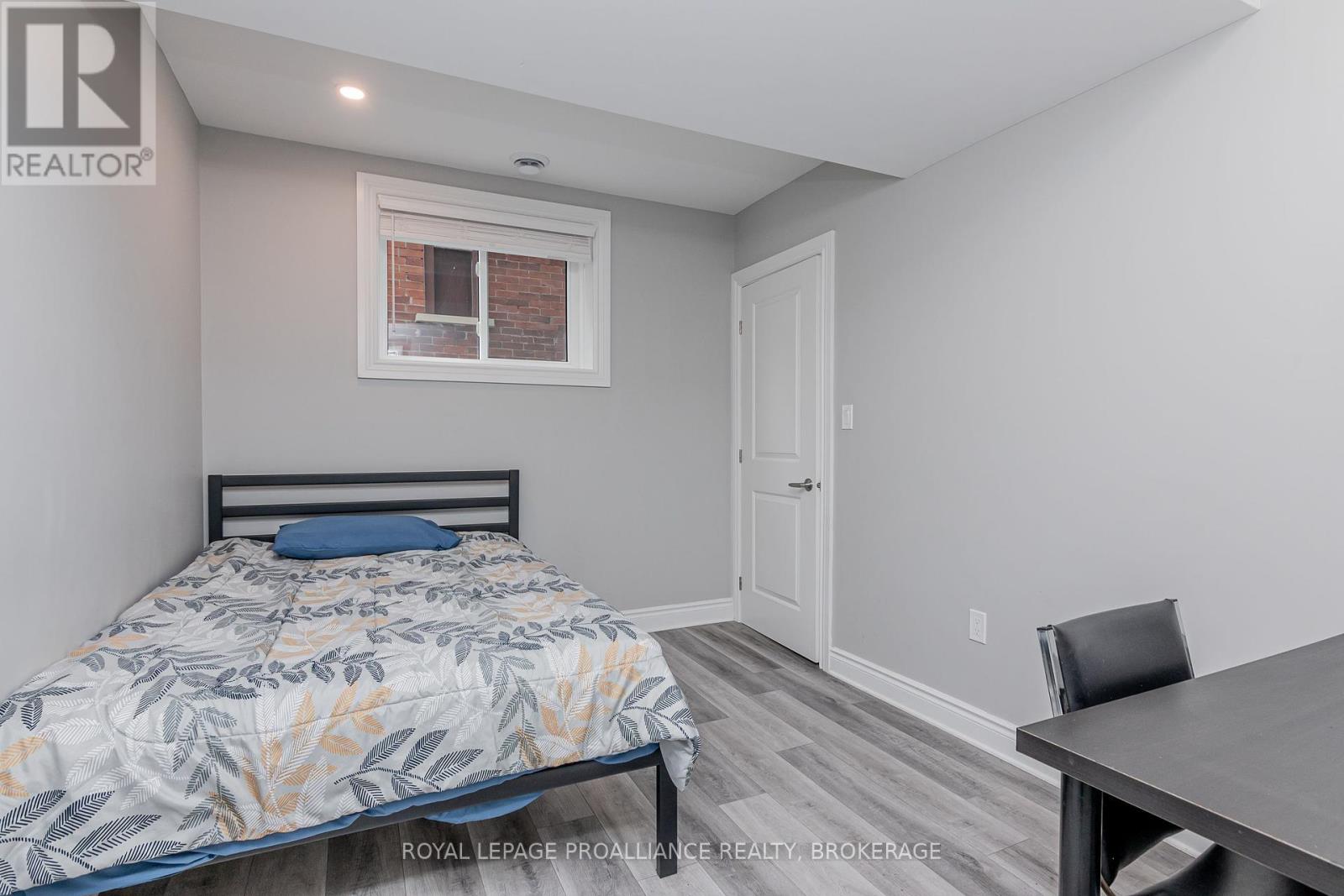 39 Ellerbeck Street, Kingston, Ontario  K7L 4H5 - Photo 14 - X12129847