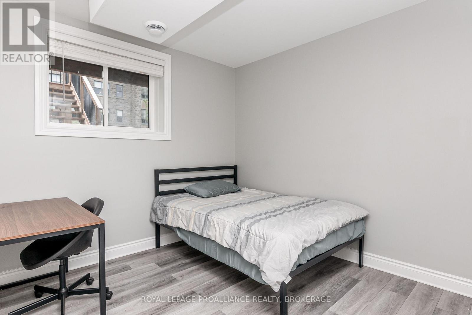 39 Ellerbeck Street, Kingston, Ontario  K7L 4H5 - Photo 17 - X12129847