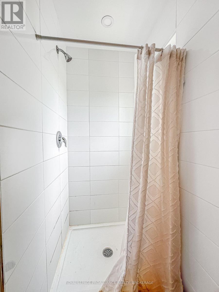 39 Ellerbeck Street, Kingston, Ontario  K7L 4H5 - Photo 29 - X12129847