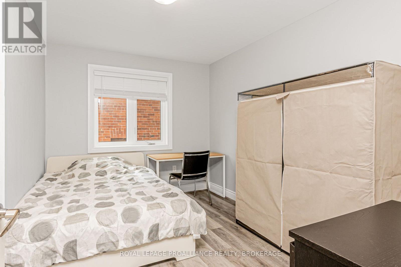39 Ellerbeck Street, Kingston, Ontario  K7L 4H5 - Photo 4 - X12129847