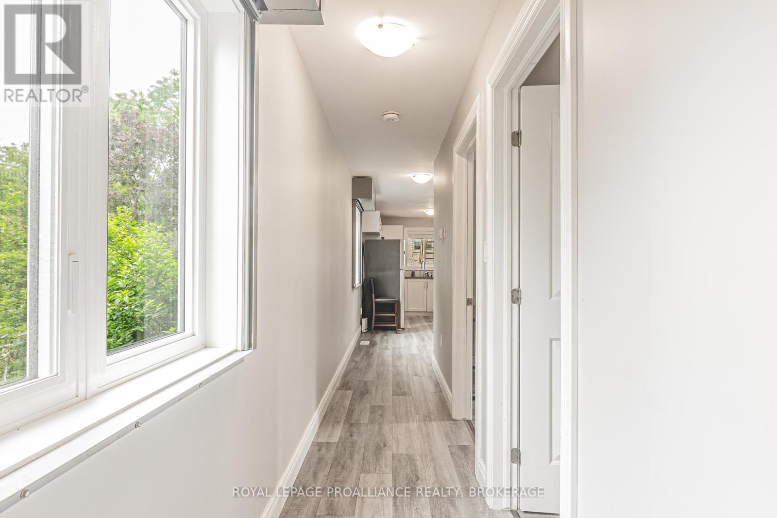 39 Ellerbeck Street, Kingston, Ontario  K7L 4H5 - Photo 5 - X12129847