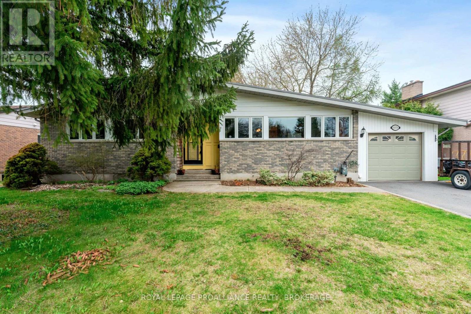 1071 LINCOLN DRIVE, Kingston, Ontario