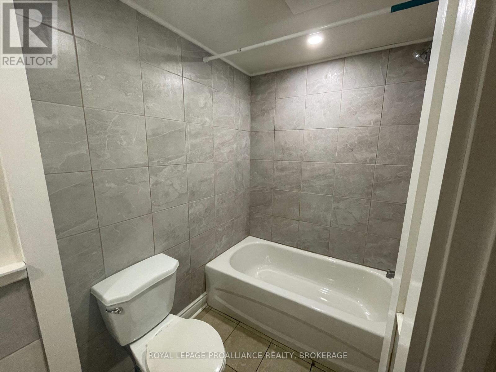 479 Princess Street, Kingston, Ontario  K7L 1C3 - Photo 25 - X12131307