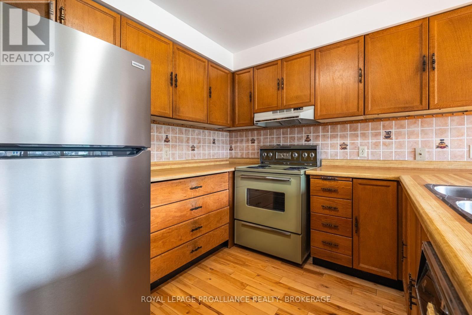 58 Glencoe Crescent, Kingston, Ontario  K7M 7H2 - Photo 13 - X12133794
