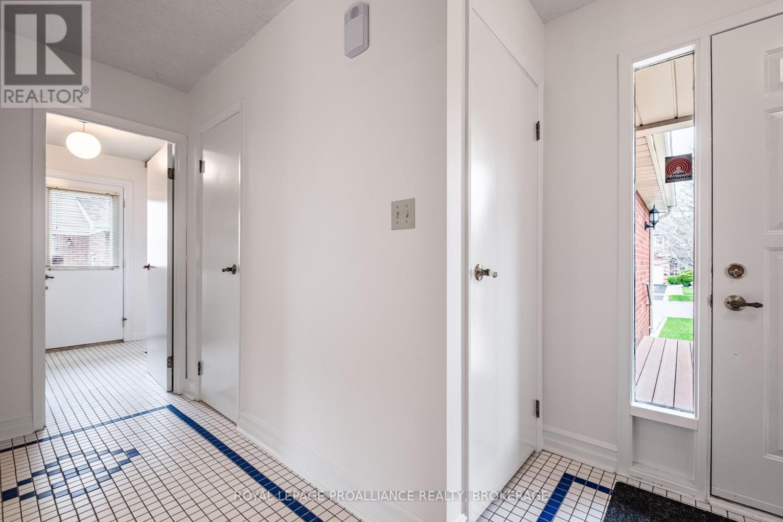 58 Glencoe Crescent, Kingston, Ontario  K7M 7H2 - Photo 17 - X12133794
