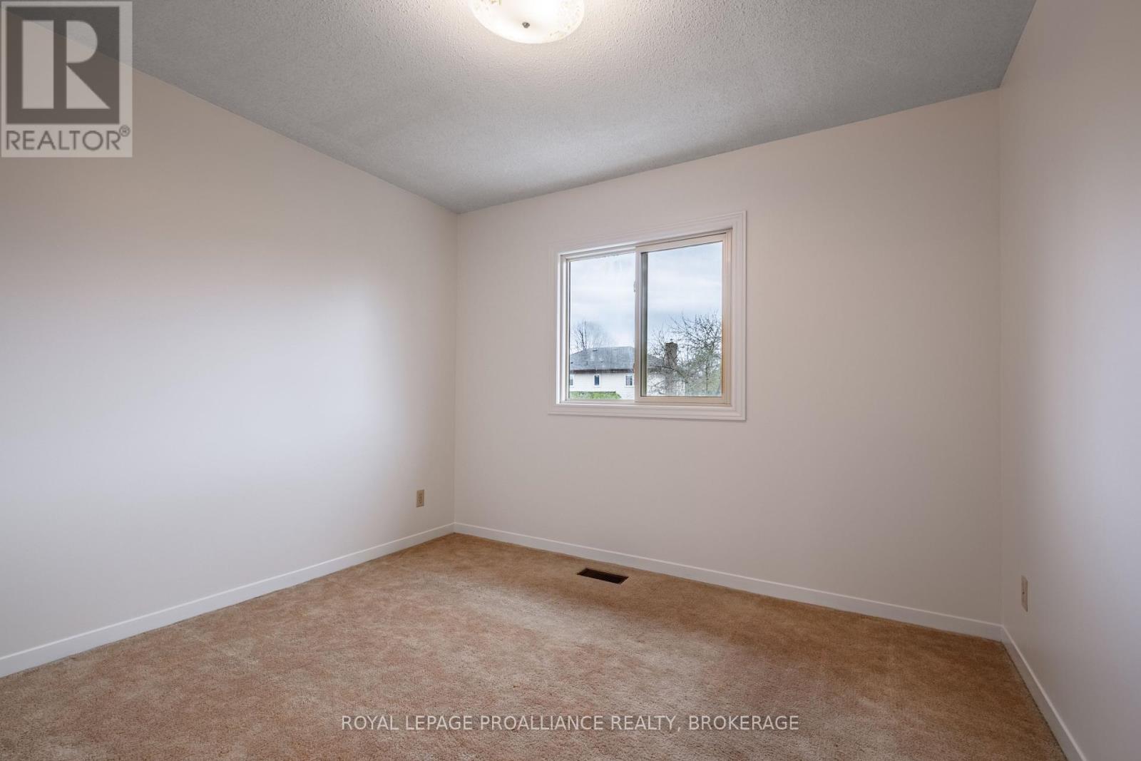 58 Glencoe Crescent, Kingston, Ontario  K7M 7H2 - Photo 28 - X12133794