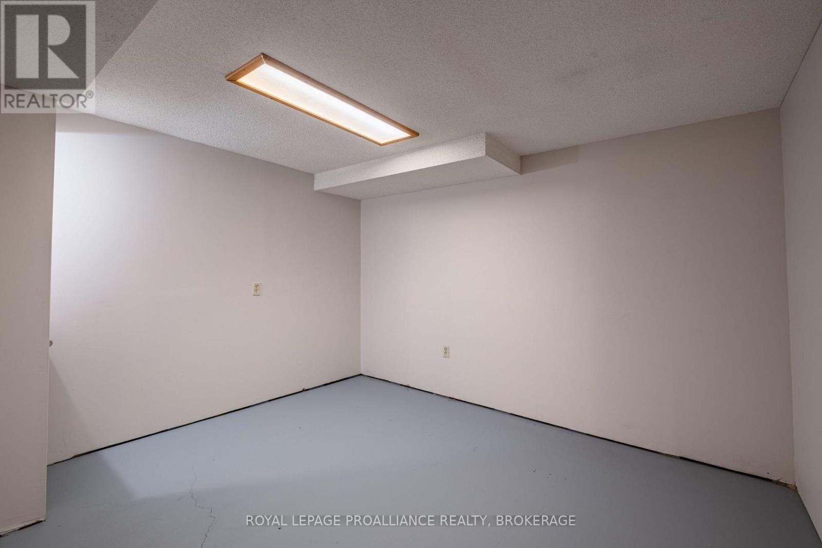 58 Glencoe Crescent, Kingston, Ontario  K7M 7H2 - Photo 34 - X12133794