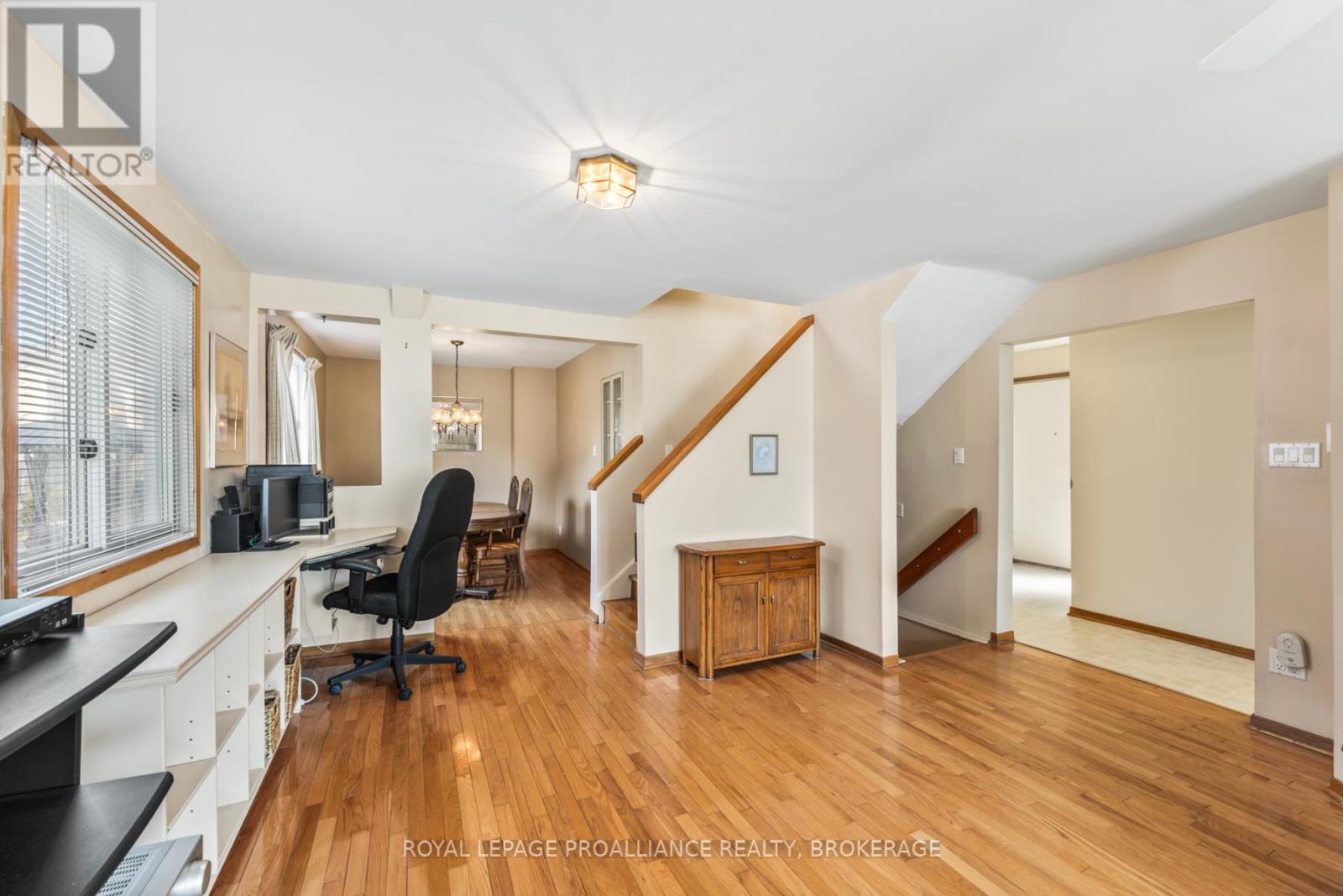 69 Scott Street, Kingston, Ontario  K7L 1L6 - Photo 10 - X12133853