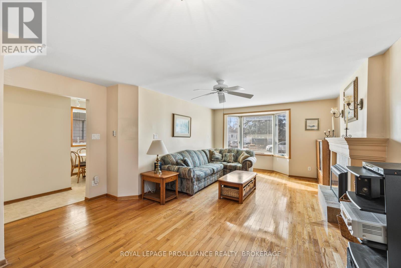 69 Scott Street, Kingston, Ontario  K7L 1L6 - Photo 11 - X12133853