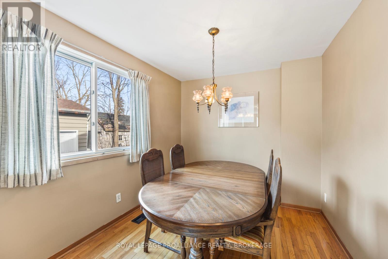 69 Scott Street, Kingston, Ontario  K7L 1L6 - Photo 12 - X12133853