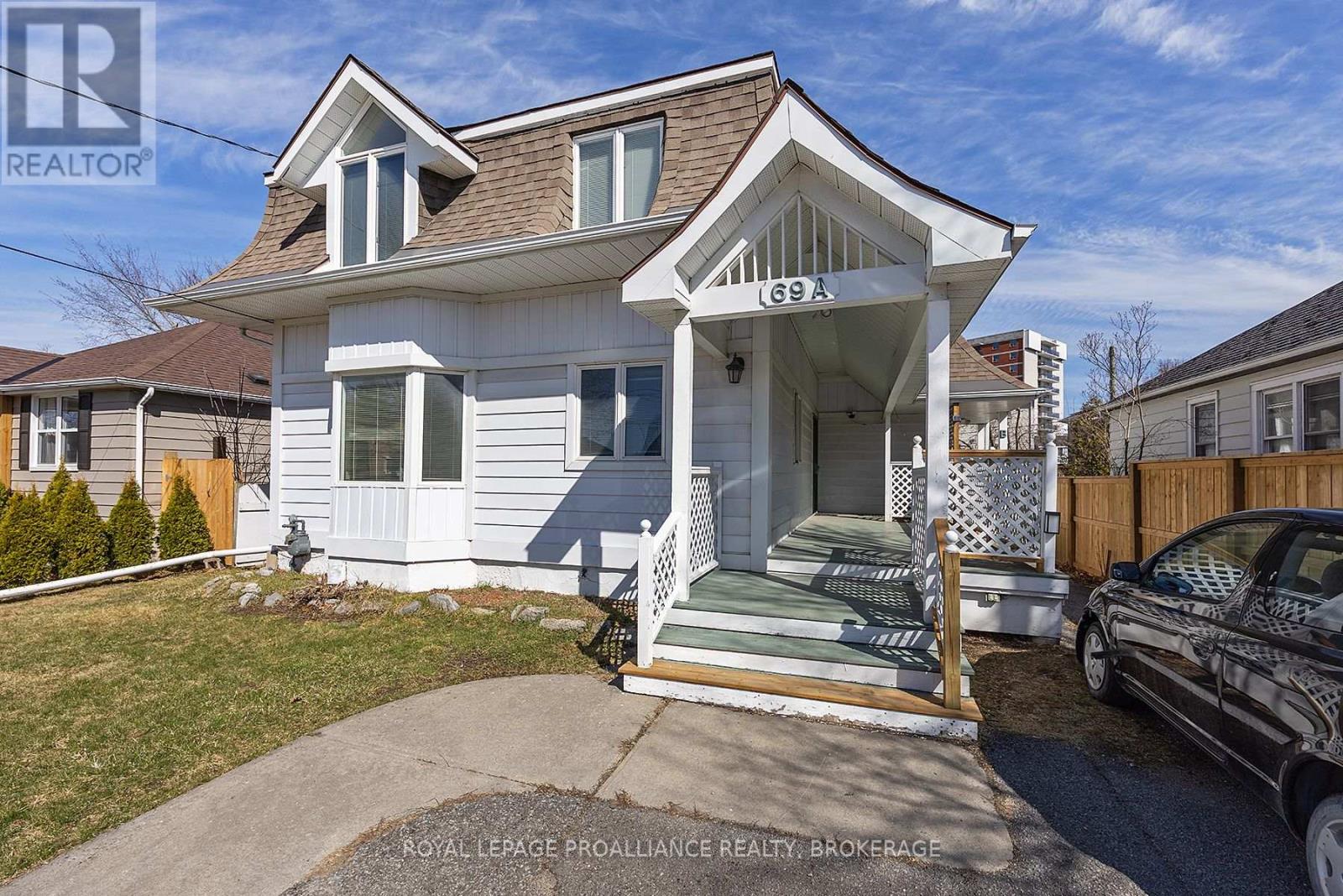 69 Scott Street, Kingston, Ontario  K7L 1L6 - Photo 2 - X12133853