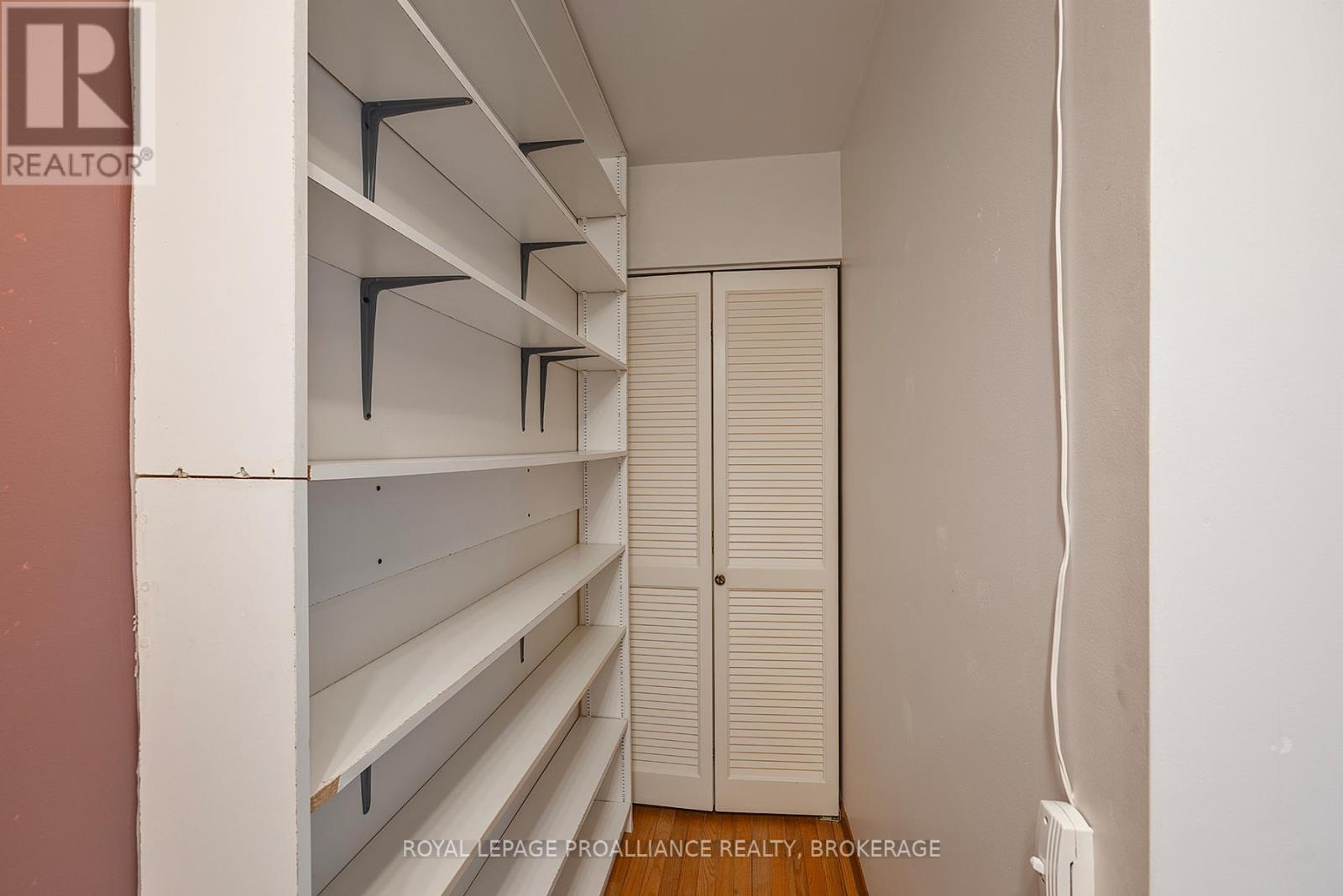 69 Scott Street, Kingston, Ontario  K7L 1L6 - Photo 27 - X12133853