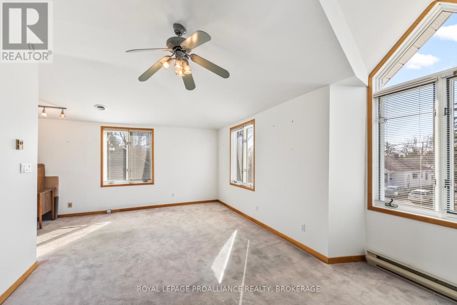 69 Scott Street, Kingston, Ontario  K7L 1L6 - Photo 30 - X12133853