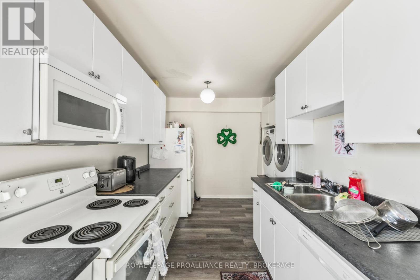 69 Scott Street, Kingston, Ontario  K7L 1L6 - Photo 33 - X12133853