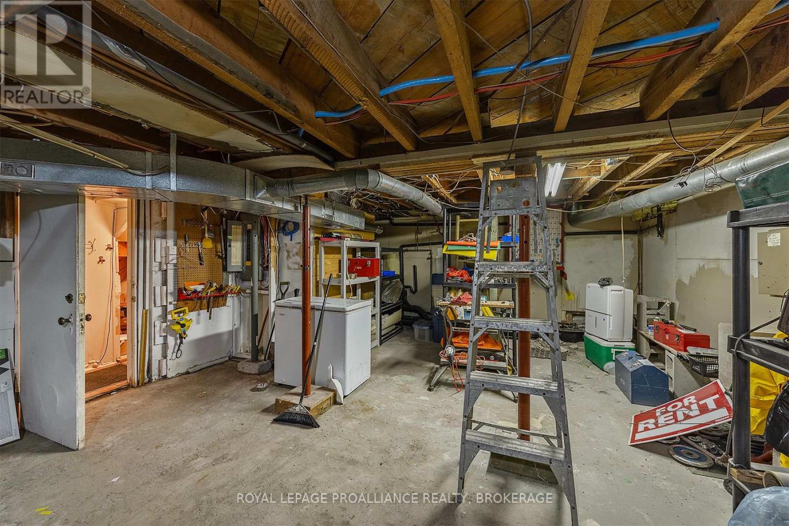 69 Scott Street, Kingston, Ontario  K7L 1L6 - Photo 43 - X12133853