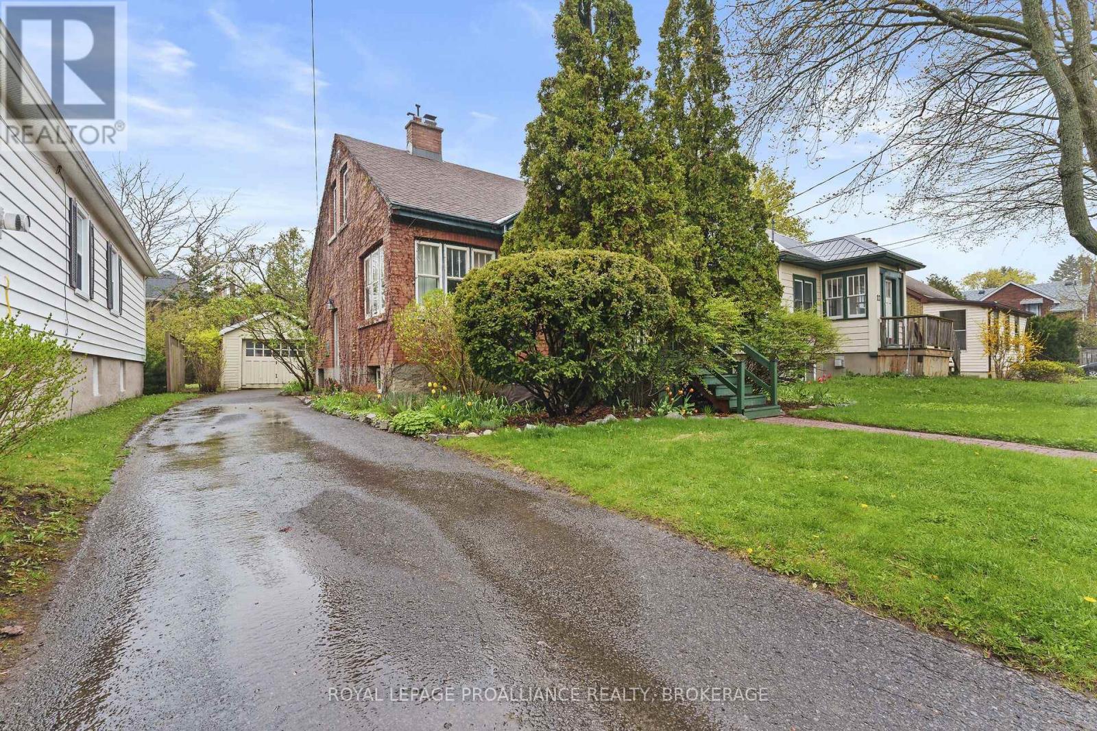 10 GRAHAM AVENUE, Kingston, Ontario