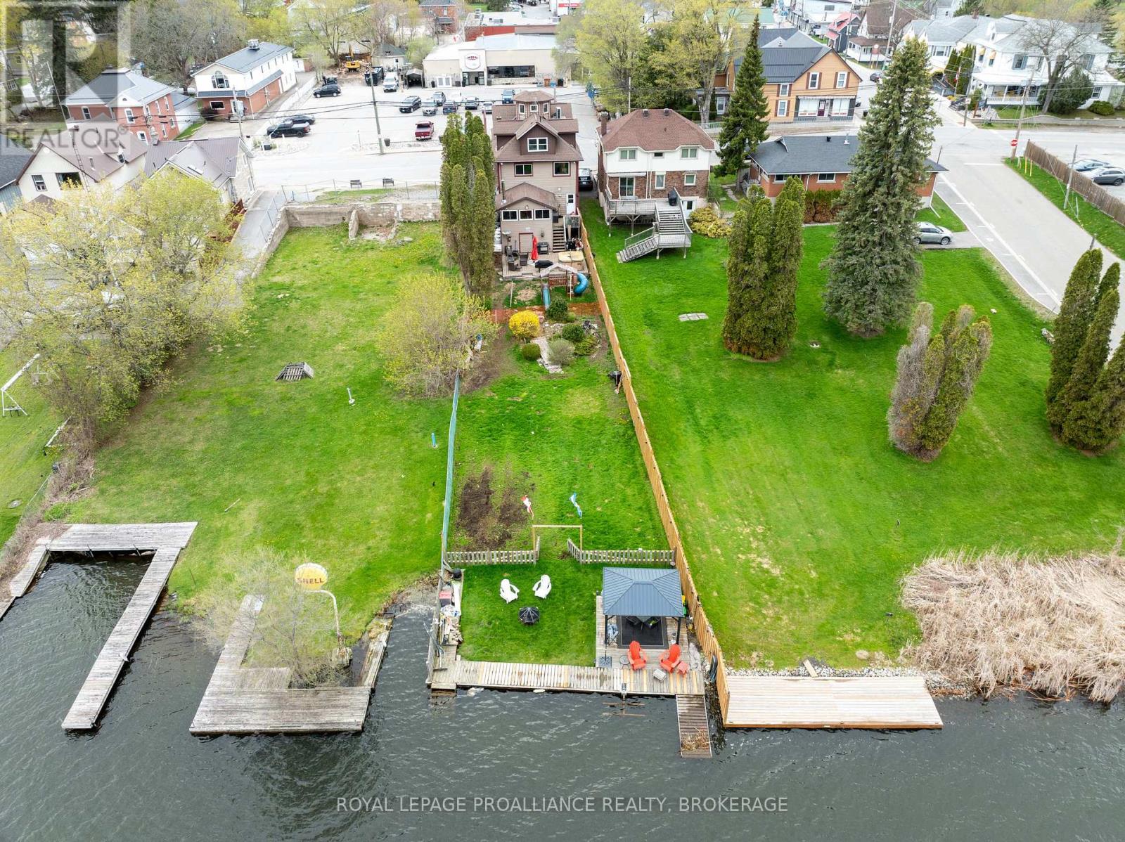 29 Main Street, Westport, Ontario  K0G 1X0 - Photo 4 - X12134996