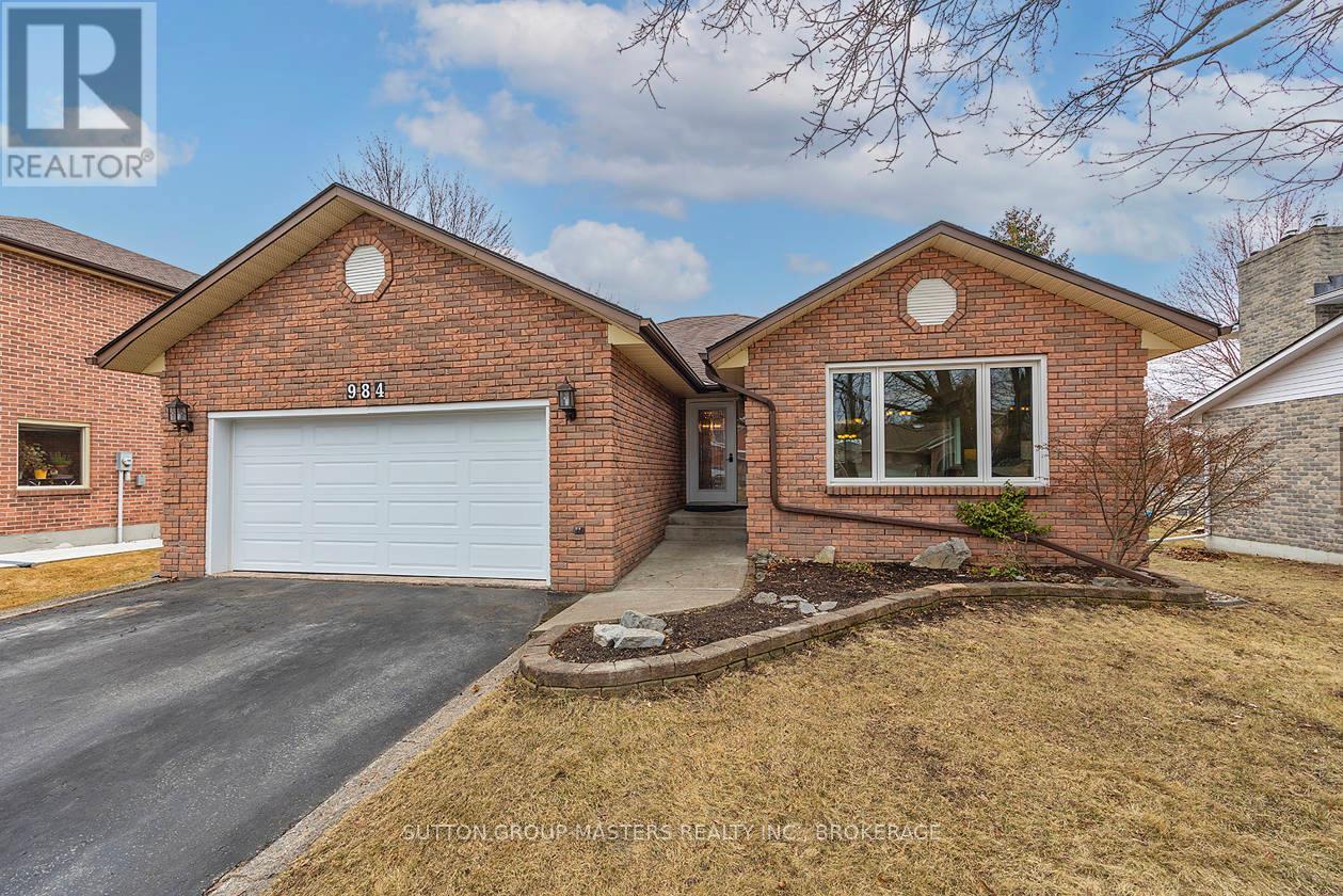 984 Ambleside Crescent, Kingston, Ontario  K7P 2B7 - Photo 1 - X12136177