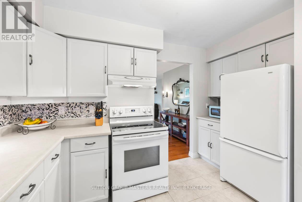 984 Ambleside Crescent, Kingston, Ontario  K7P 2B7 - Photo 10 - X12136177
