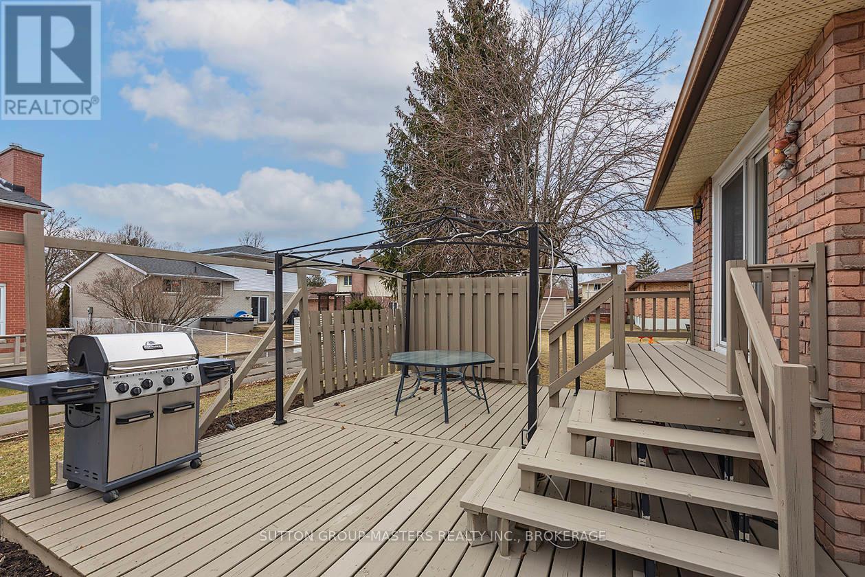 984 Ambleside Crescent, Kingston, Ontario  K7P 2B7 - Photo 39 - X12136177
