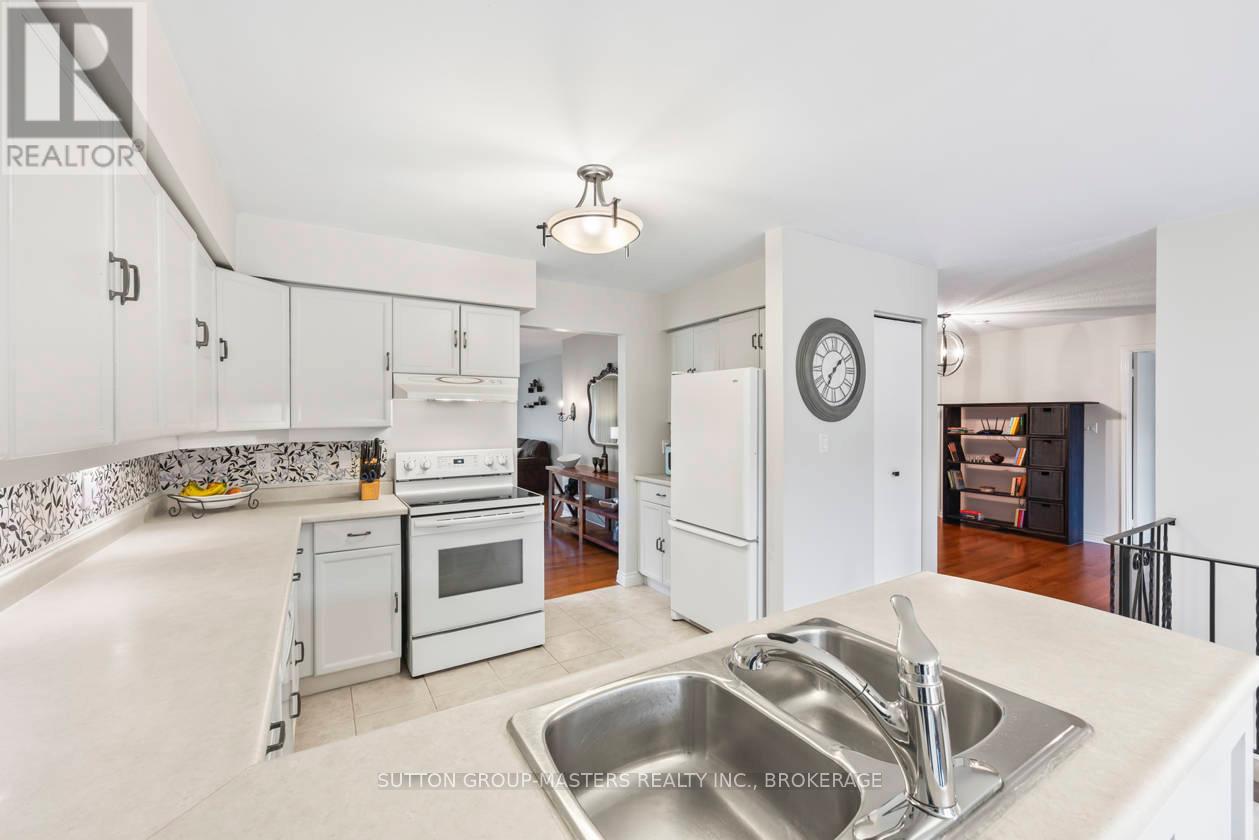 984 Ambleside Crescent, Kingston, Ontario  K7P 2B7 - Photo 9 - X12136177