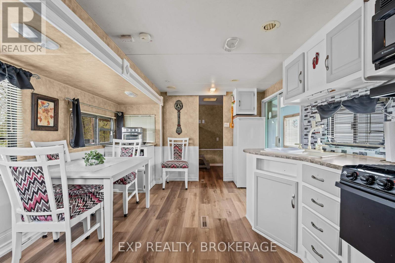#38 - 9 Glenford Lane, South Frontenac, Ontario  K0H 1T0 - Photo 10 - X12136259