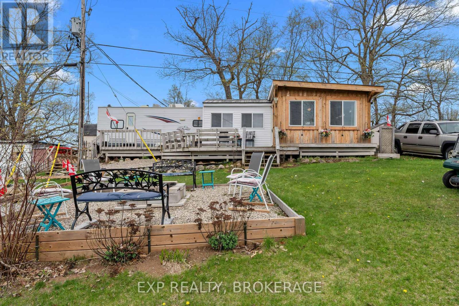 #38 - 9 Glenford Lane, South Frontenac, Ontario  K0H 1T0 - Photo 2 - X12136259