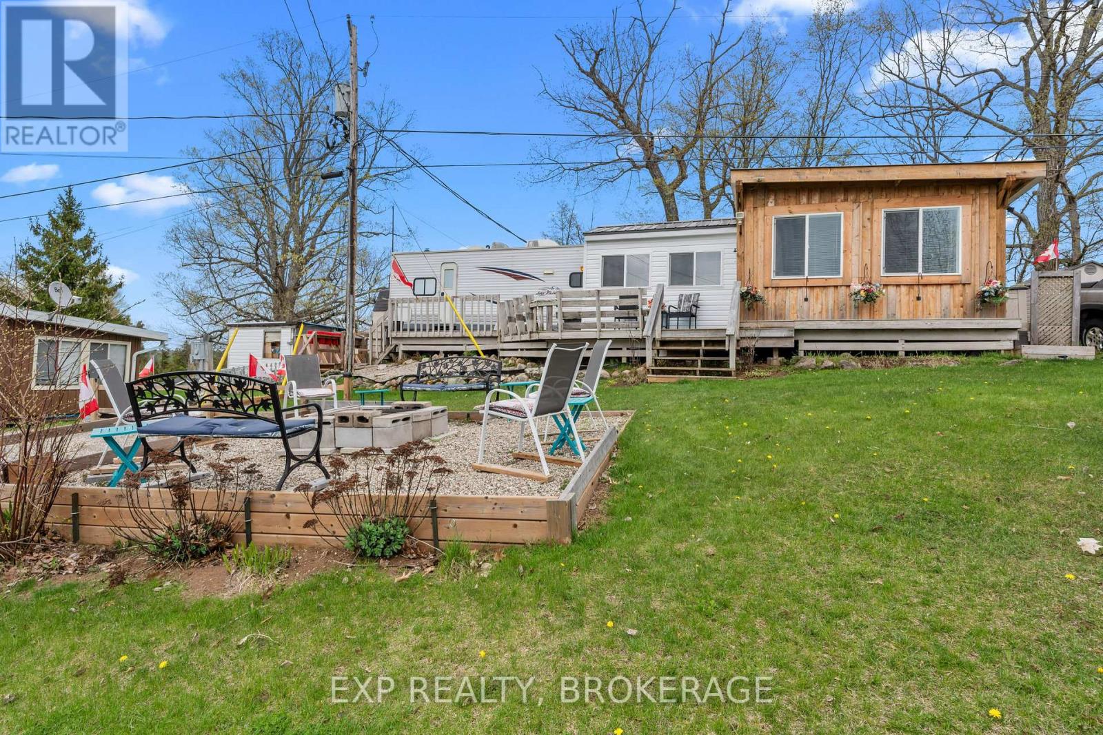 #38 - 9 Glenford Lane, South Frontenac, Ontario  K0H 1T0 - Photo 3 - X12136259