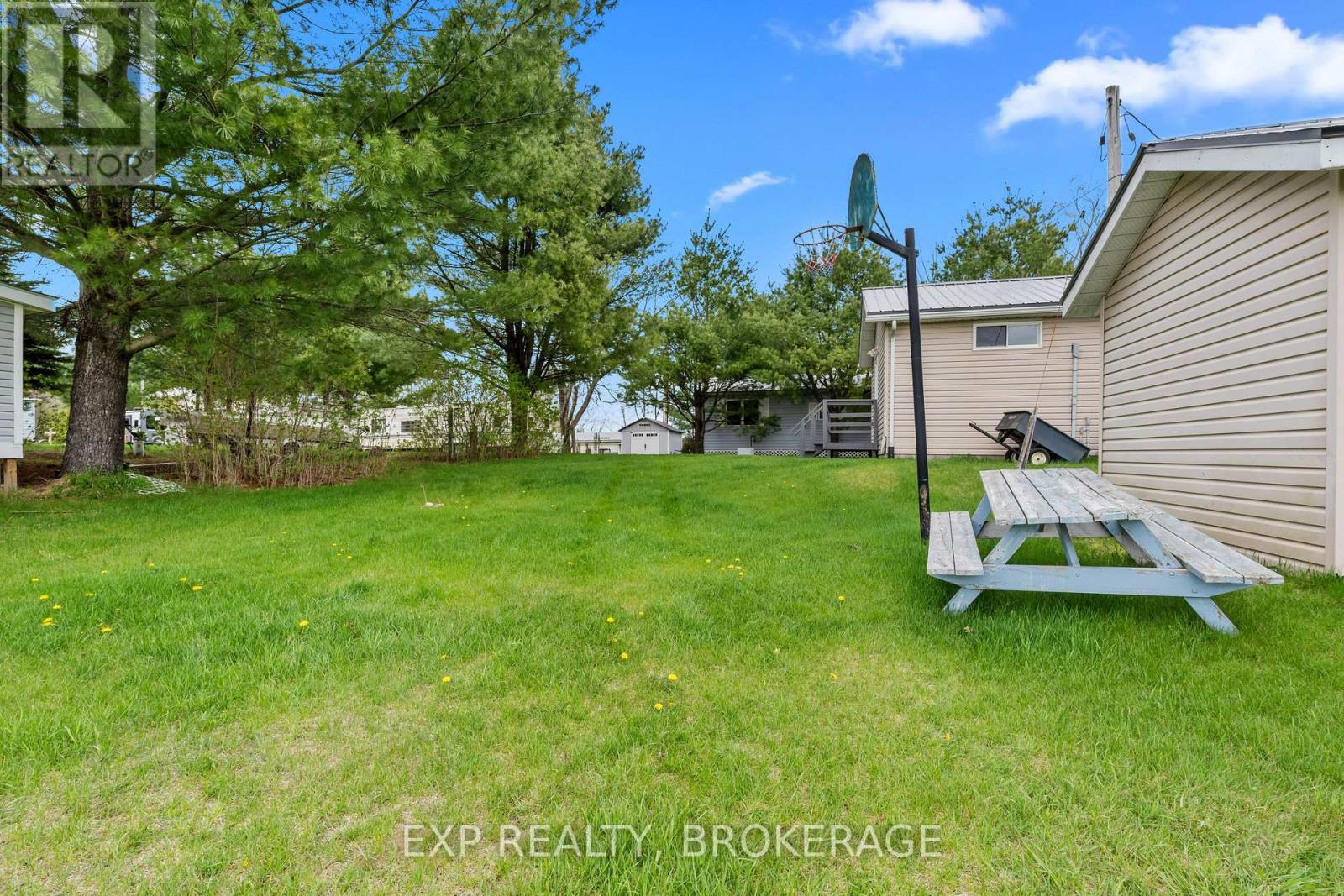 #38 - 9 Glenford Lane, South Frontenac, Ontario  K0H 1T0 - Photo 36 - X12136259