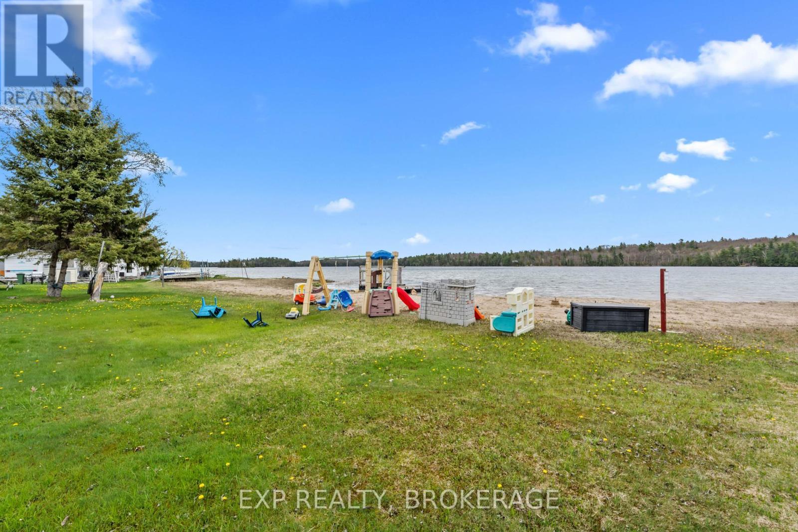 #38 - 9 Glenford Lane, South Frontenac, Ontario  K0H 1T0 - Photo 40 - X12136259