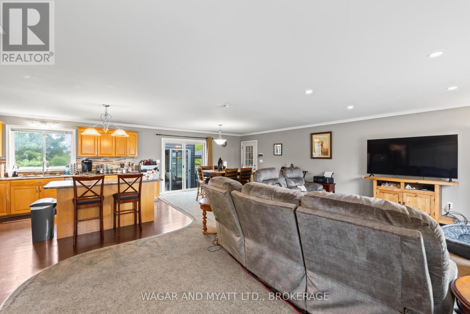 93 Henry Street, Greater Napanee, Ontario  K7R 3A6 - Photo 6 - X12136490