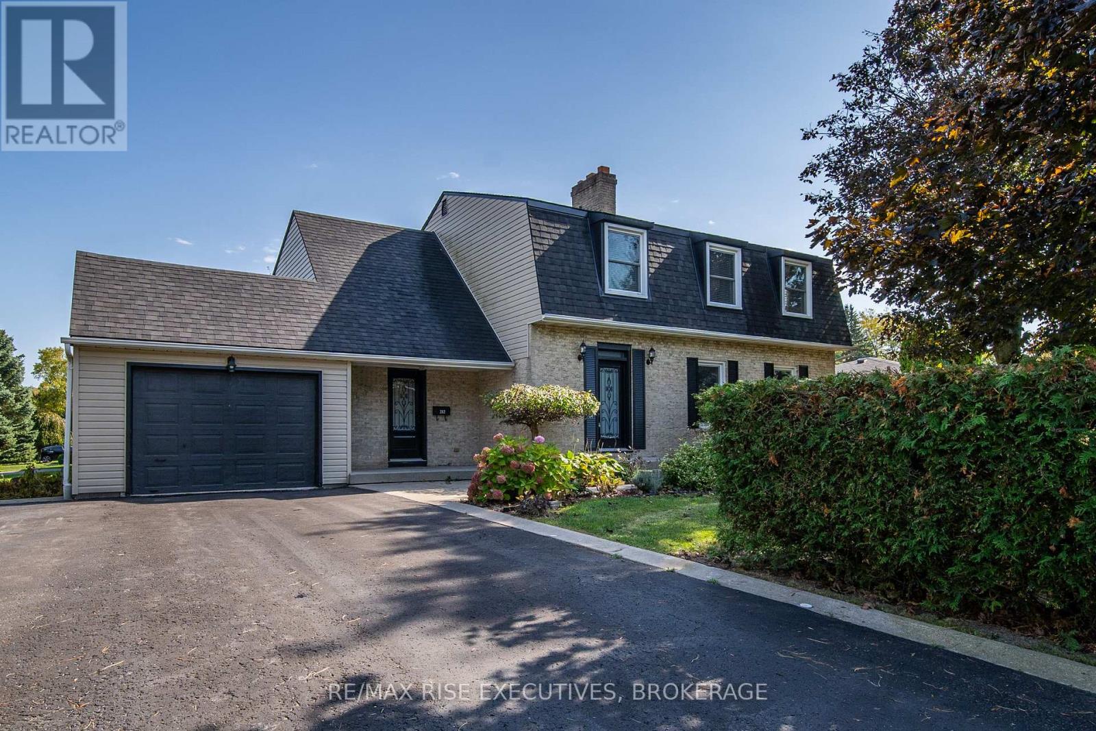 282 Welborne Avenue, Kingston, Ontario  K7M 4G6 - Photo 2 - X12136515