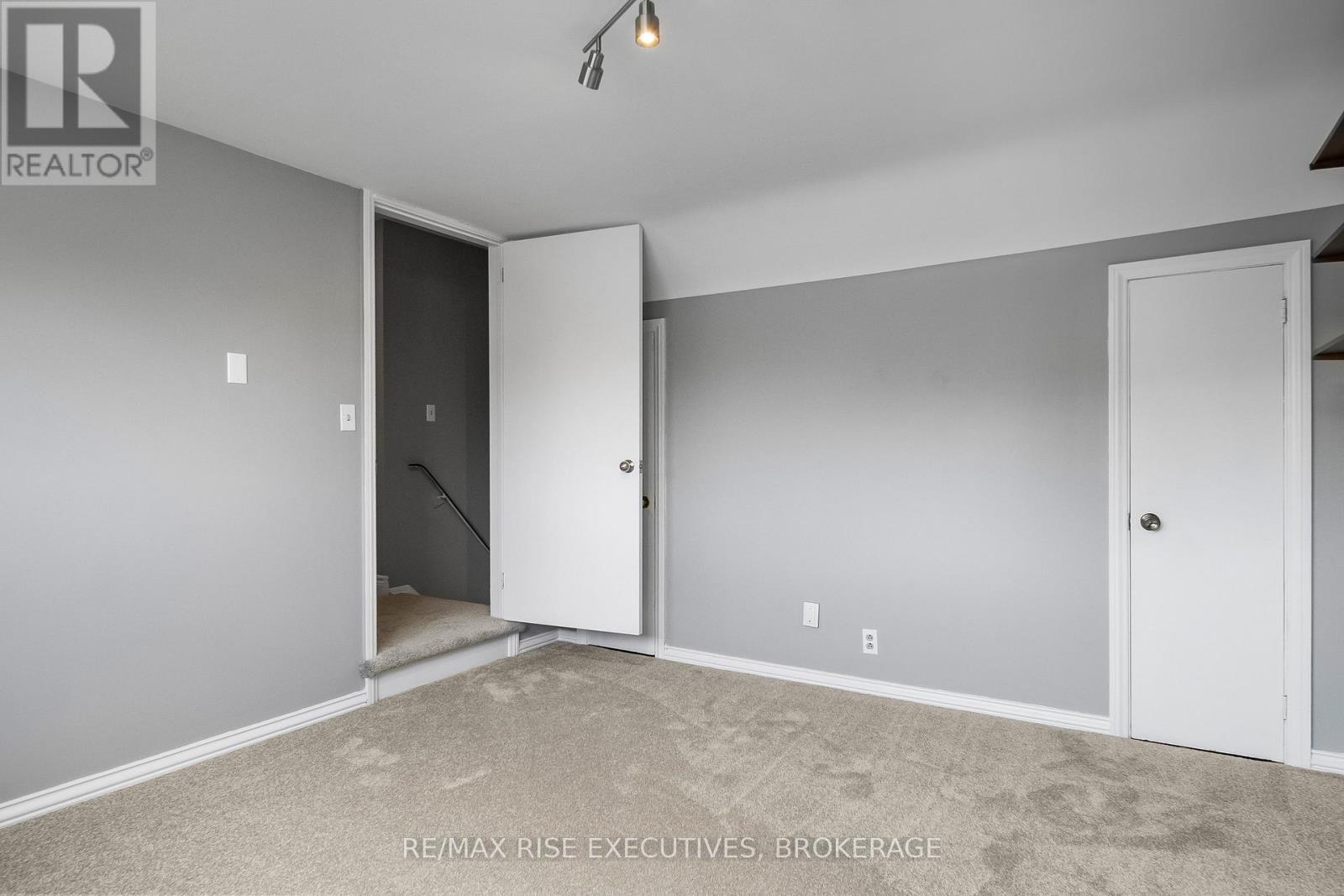 282 Welborne Avenue, Kingston, Ontario  K7M 4G6 - Photo 34 - X12136515